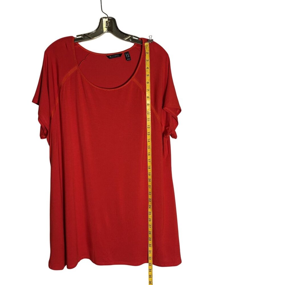 H By Halston Essentials Red Short Sleeve Scoop Neck Top  Size 1X Lightweight - Picture 4 of 10